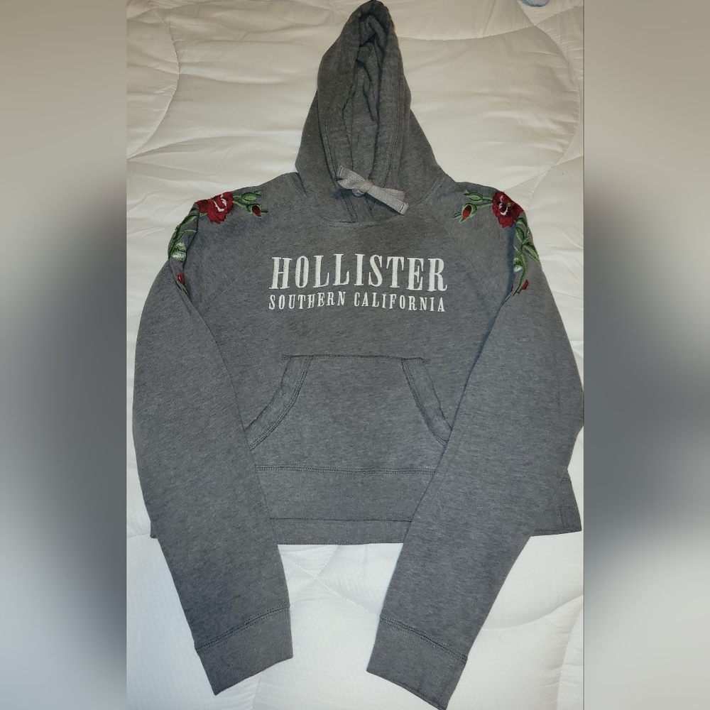 Hollister Southern California Gray1 Cropped Hoodie Embroidered Roses Sz Small